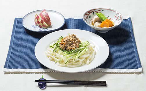 盛岡じゃじゃ麵と里芋の彩り煮