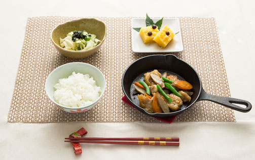 チキンチキンごぼうと和え物、フルーツ芋羊羹の夕ごはん