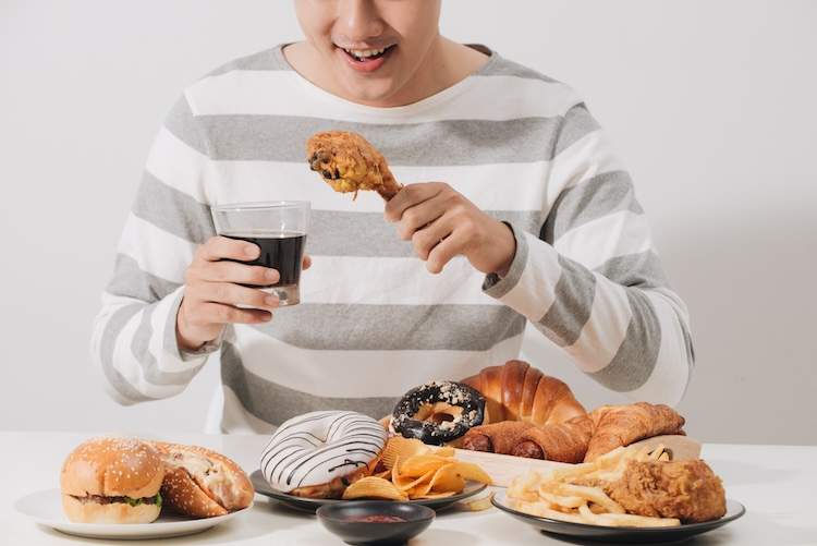 暴飲暴食
